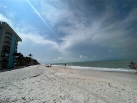 3420 Gulf Shore Blvd N in Naples, FL - Building Photo