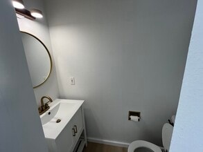 1437 SW 13th Pl in Troutdale, OR - Building Photo - Building Photo