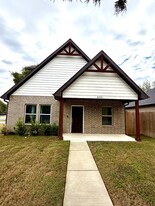 8901 Silver Crk Rd in White Settlement, TX - Building Photo