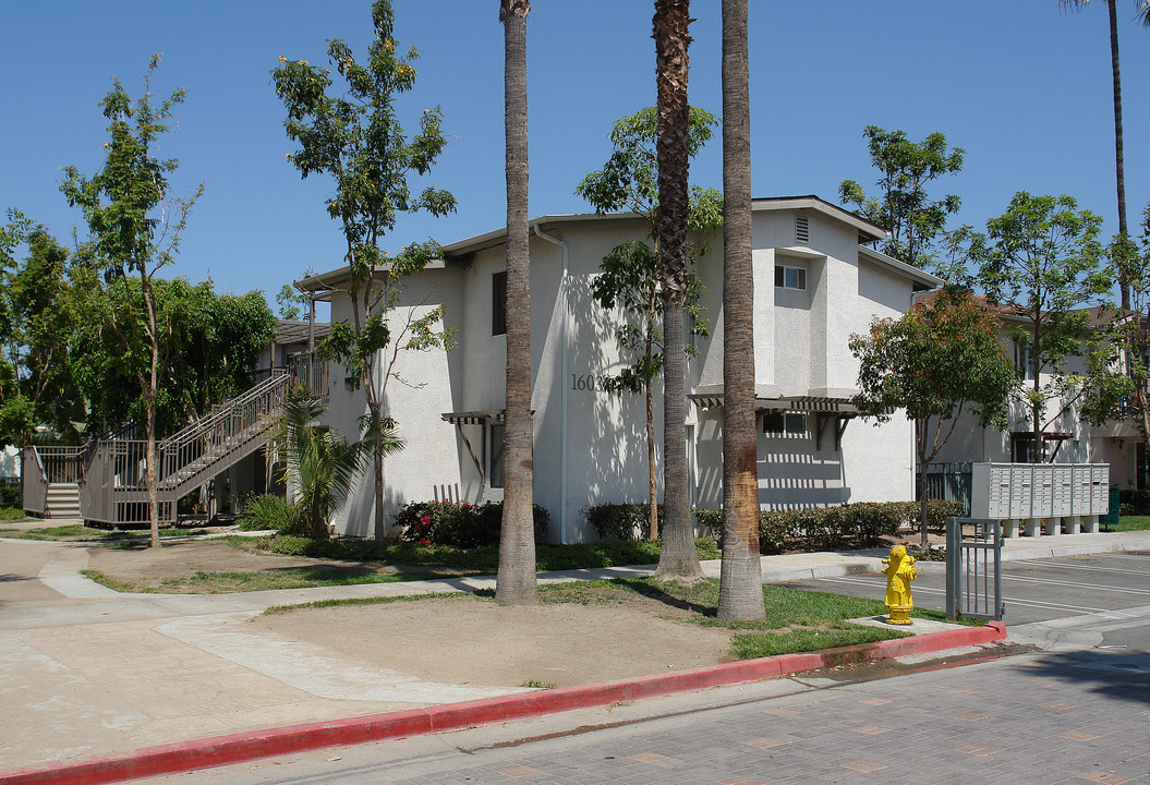 1603 S Calle Del Sol in Anaheim, CA - Building Photo