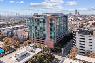2000 Bagby St in Houston, TX - Building Photo - Building Photo