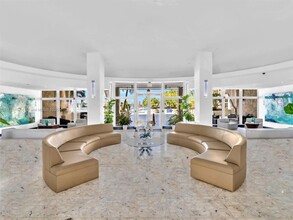 1200 West Ave, Unit 305 in Miami Beach, FL - Building Photo - Building Photo