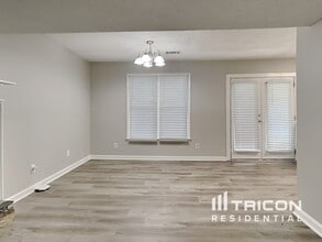 39 Pine Grove Cir in Newnan, GA - Building Photo - Building Photo