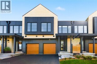 2273 Turnberry Rd in Burlington, ON - Building Photo