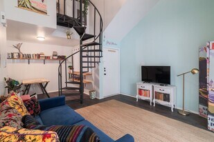 1840 Burton Dr in Austin, TX - Building Photo