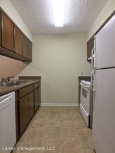 301 E Second St in Springfield, GA - Foto de edificio - Building Photo