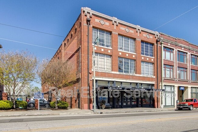 421 S Main St in Memphis, TN - Building Photo - Building Photo