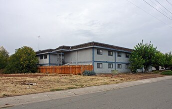 3121 Palmer St in Sacramento, CA - Building Photo - Building Photo