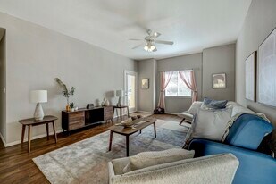 Casa Bandera in Las Cruces, NM - Building Photo