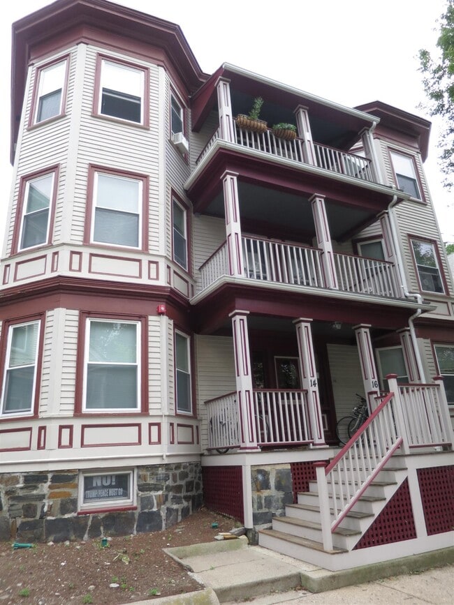 14 Garrison Ave, Unit #2 in Somerville, MA - Foto de edificio - Building Photo