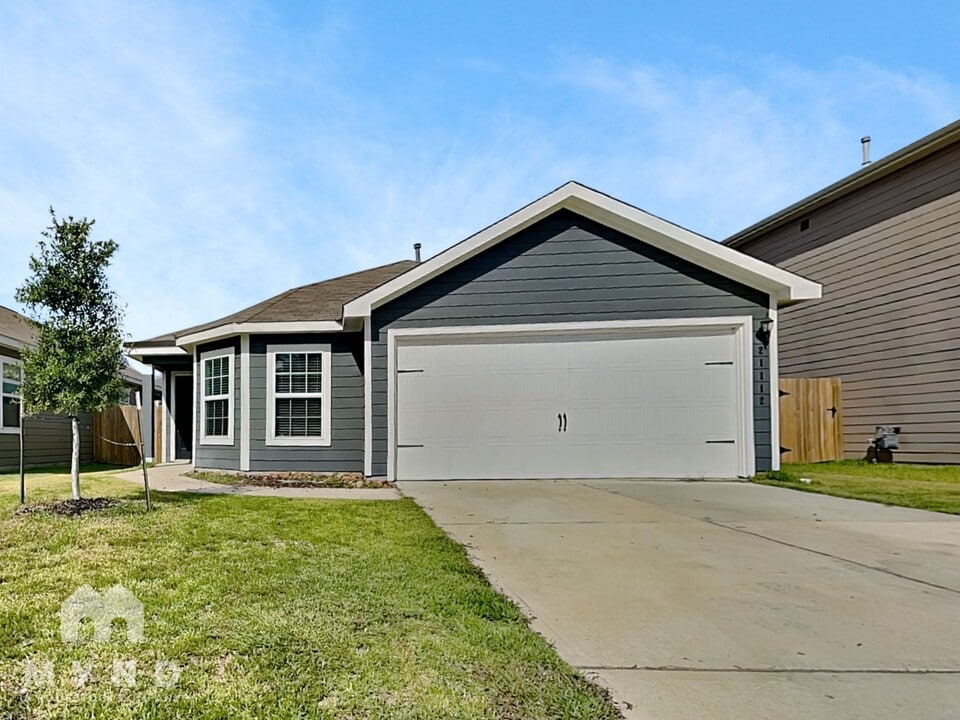 21112 Titian Dr. in Magnolia, TX - Building Photo