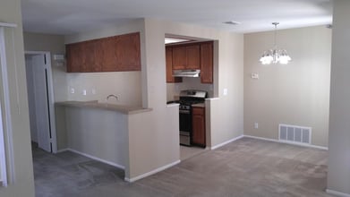 112 Malvern Ave in Fullerton, CA - Building Photo - Building Photo