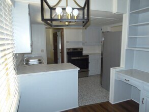 1122 W Cypress St in Rogers, AR - Building Photo - Building Photo