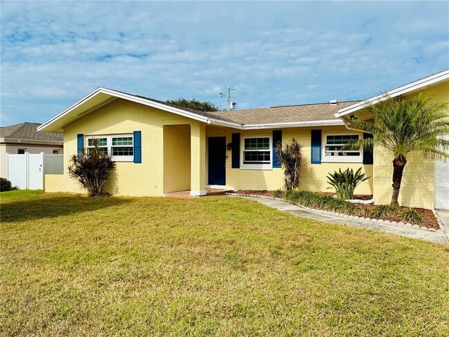 property at 14025 Yacht Club Blvd