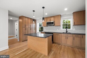 3472 S Utah St in Arlington, VA - Building Photo - Building Photo