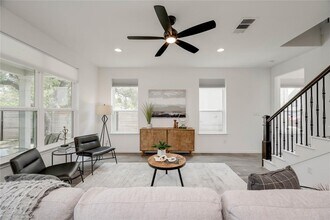 16601 Sydney Carol Ln in Austin, TX - Building Photo - Building Photo