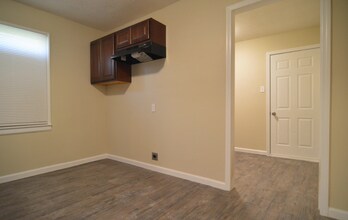 432 W Peebles Rd in Memphis, TN - Building Photo - Building Photo