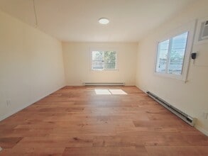 798 Cove Rd, Unit 2 in Stamford, CT - Building Photo - Building Photo