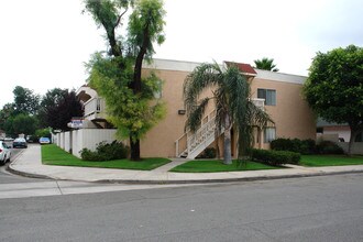 Waverly Apartments in Escondido, CA - Building Photo - Building Photo