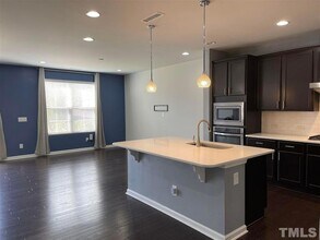 806 Bristol Bridge Dr in Cary, NC - Foto de edificio - Building Photo