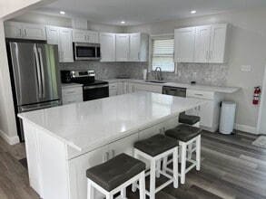 820 Thompson St in Lemont, PA - Building Photo - Building Photo