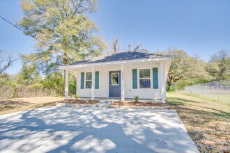 3296 W Cross St in Pensacola, FL - Building Photo - Building Photo