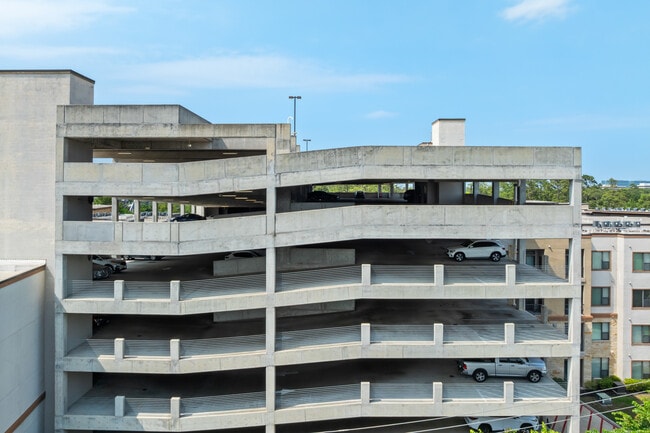7-Seventy in Houston, TX - Foto de edificio - Building Photo