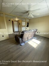 2329 NY-112 in Medford, NY - Foto de edificio - Building Photo