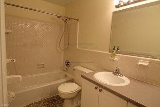 9 Captain Parker Arms-Unit -APT# 24-OJ in Lexington, MA - Building Photo - Building Photo