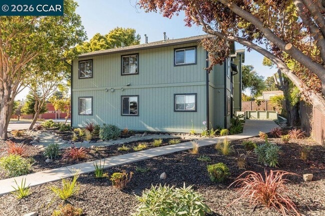 4800 Bayview Ave in Richmond, CA - Building Photo - Building Photo