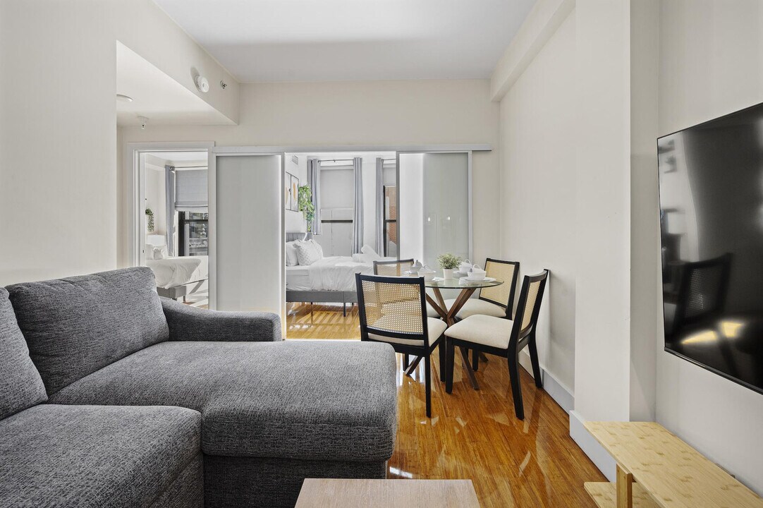 8 Winter Pl in Boston, MA - Building Photo