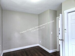 324 E Moody Ave in New Castle, PA - Building Photo - Building Photo