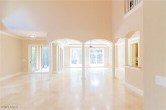 2915 Coco Lakes Dr in Naples, FL - Building Photo - Building Photo