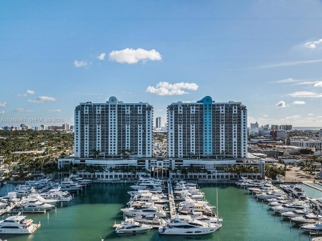 1800 Sunset Harbour Dr, Unit 2203 in Miami Beach, FL - Foto de edificio - Building Photo