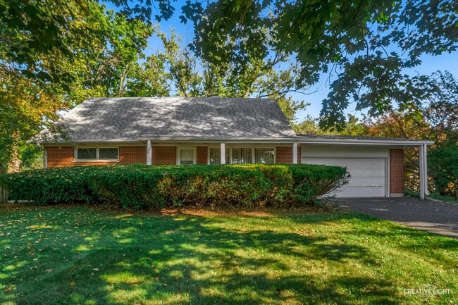 property at 38W686 Glenview Dr