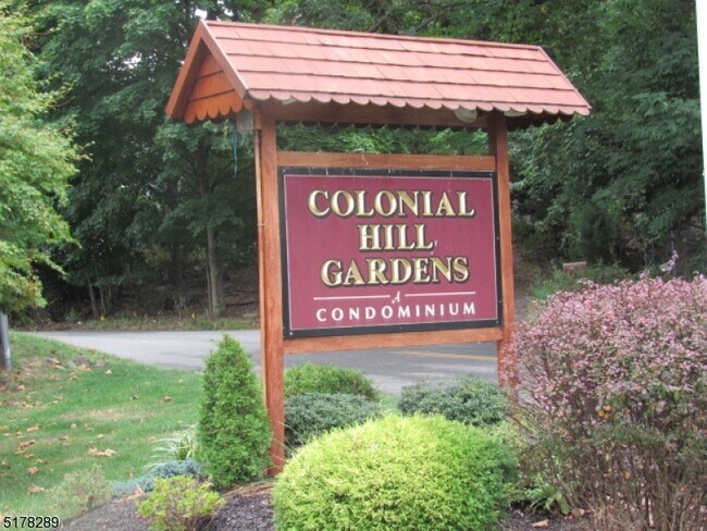 1 Colonial Dr-Unit -E in Little Falls, NJ - Building Photo - Building Photo