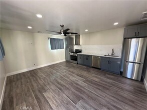 2155 Summit Ave in Altadena, CA - Foto de edificio - Building Photo