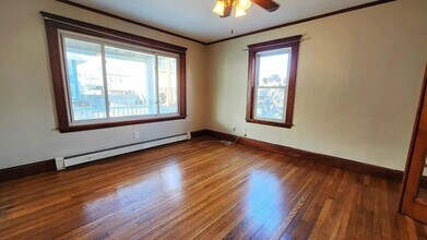 30 Holton St, Unit 1 in Medford, MA - Building Photo - Building Photo