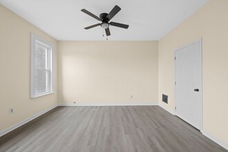 4935 Hummelsheim Ave in St. Louis, MO - Building Photo - Building Photo