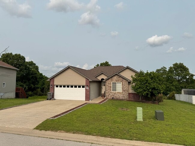 141 Kale Ct in St. Robert, MO - Building Photo - Building Photo
