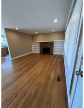 2121 W Lakeside Dr in Moses Lake, WA - Foto de edificio - Building Photo