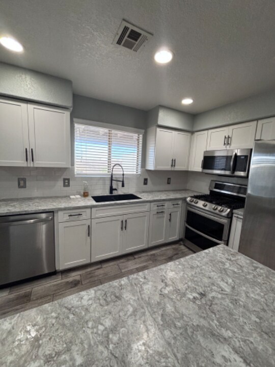 10410 36th Pl in Yuma, AZ - Building Photo