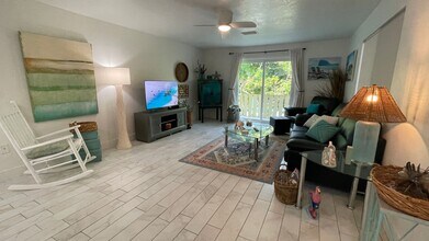 419 Ocean Ave in Melbourne Beach, FL - Foto de edificio - Building Photo