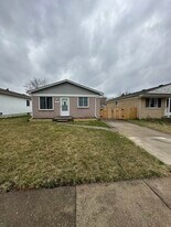 8315 Fremont St in Westland, MI - Building Photo