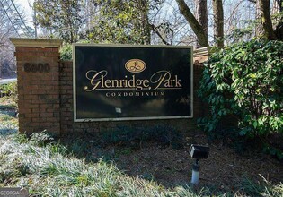 6800 Glenridge Dr in Sandy Springs, GA - Building Photo - Building Photo