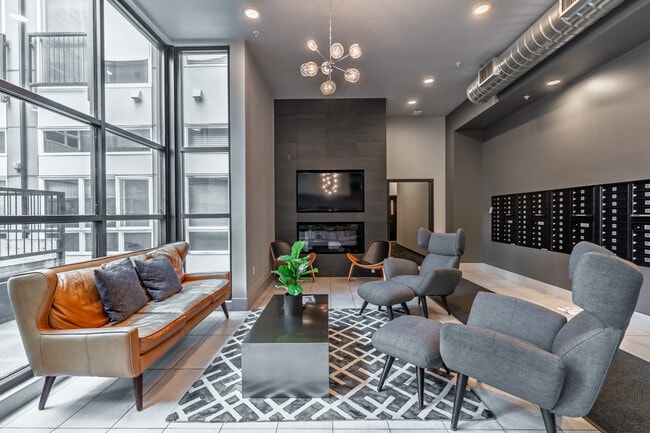 Novo Apartments in Seattle, WA - Building Photo - Building Photo