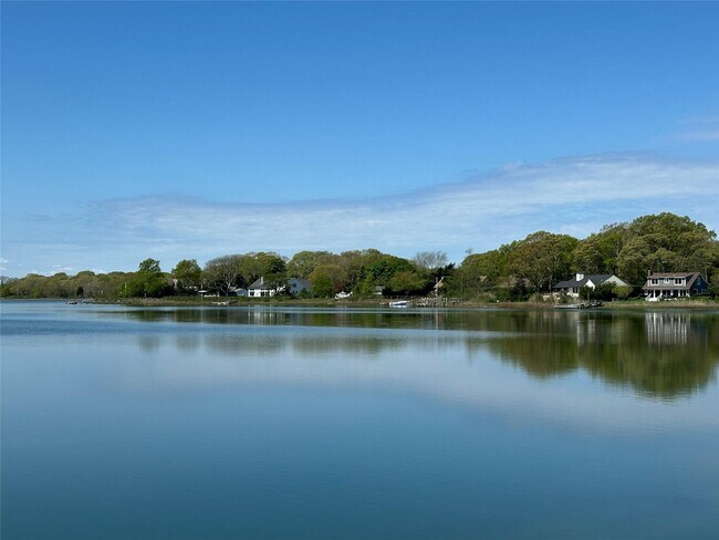 1854 N Bayview Rd in Southold, NY - Building Photo - Building Photo