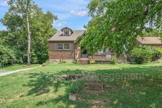 property at 402 Acklen Park Dr