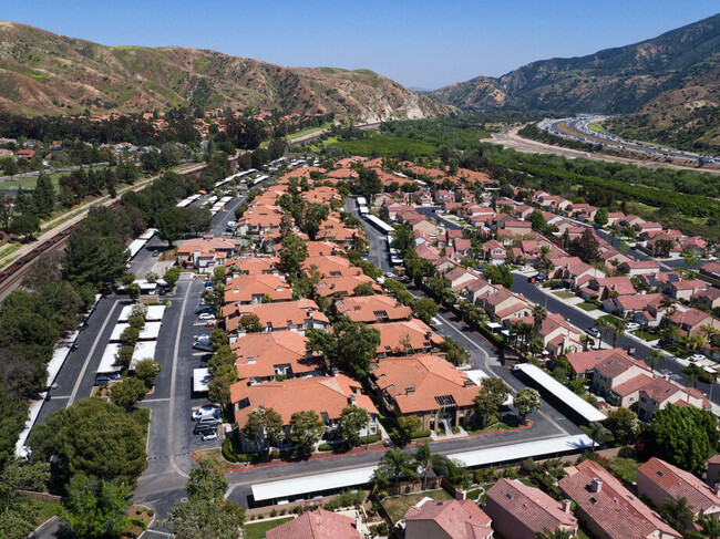 The Bryant Apartments at Yorba Linda in Yorba Linda, CA - Foto de edificio - Building Photo