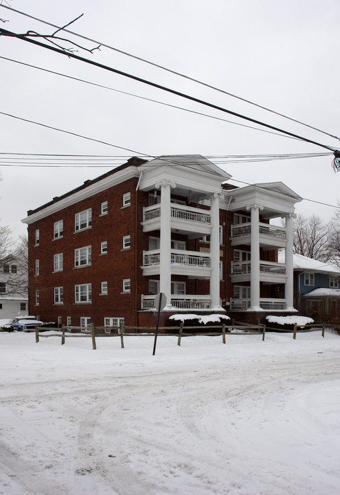 988 Jefferson Ave in Akron, OH - Building Photo